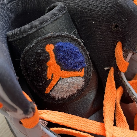 Jordan 1 Retro
93 Wolf Grey Orange - Picture 4 of 7